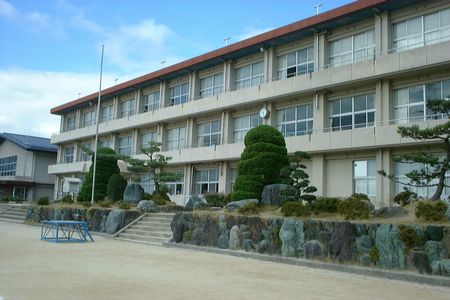 写真：十社小学校校舎