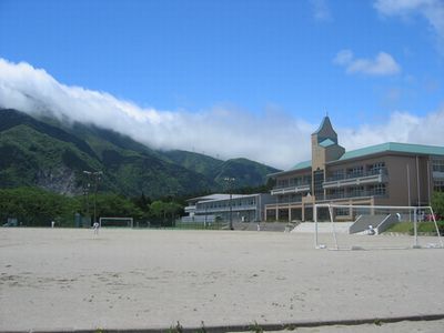 写真：藤原中学校校舎