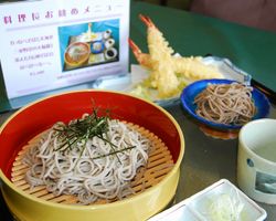 写真：そば、天ぷら