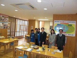 写真：石榑茶屋を視察する日本経団連・21世紀政策研究所の皆さん