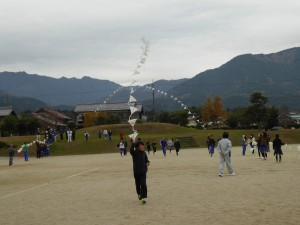 マラソン走って、凧揚げも走ったよ