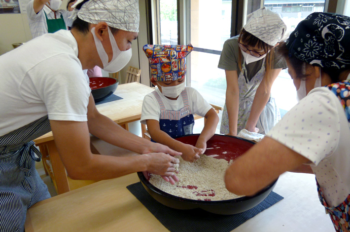 写真：蕎麦打ちの様子