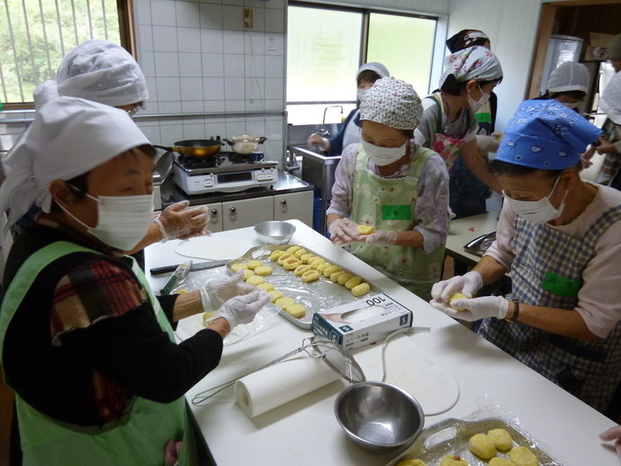 写真：ポテトもちの調理中