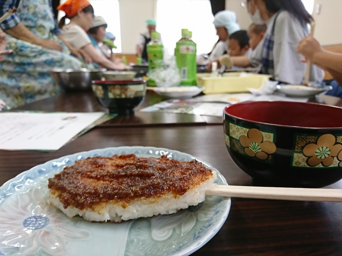 写真：五平餅作り