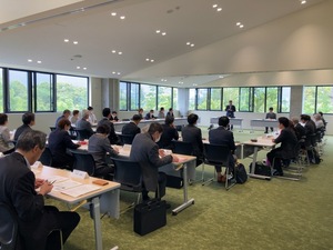写真：審議会会議風景（第1回）