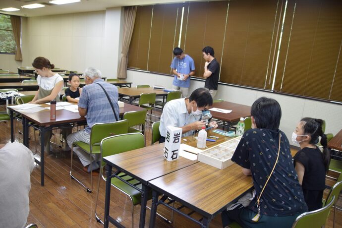 写真:令和6年度「標本の名前を聞く会」