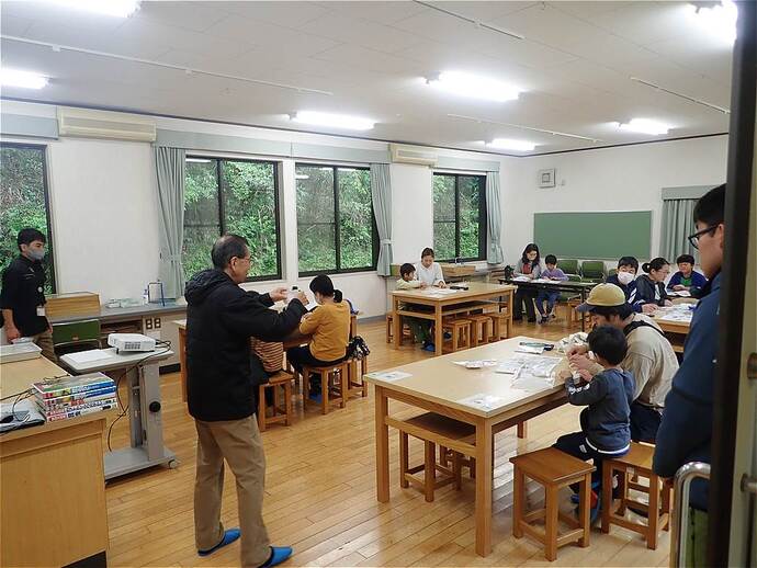 写真：令和7年度「甲虫の標本をつくろう」